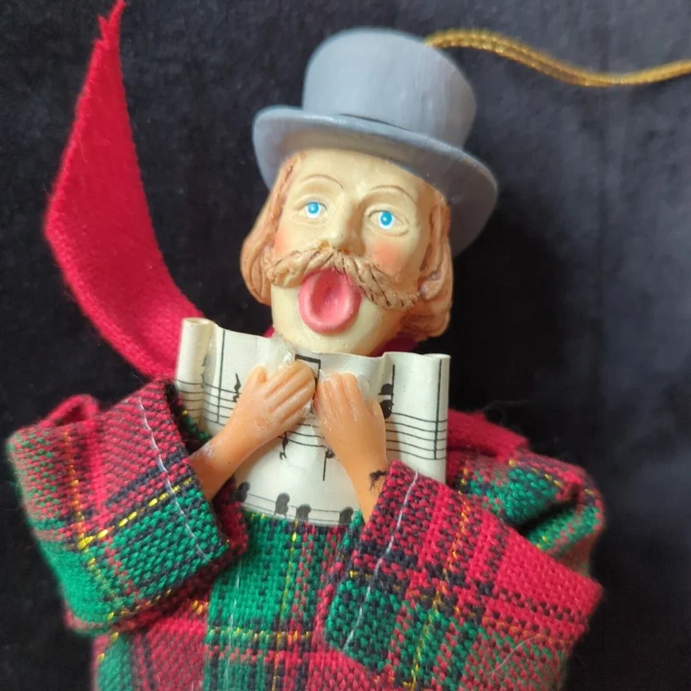 Vintage Victorian Christmas‎ Caroler Ornament Made In Taiwan